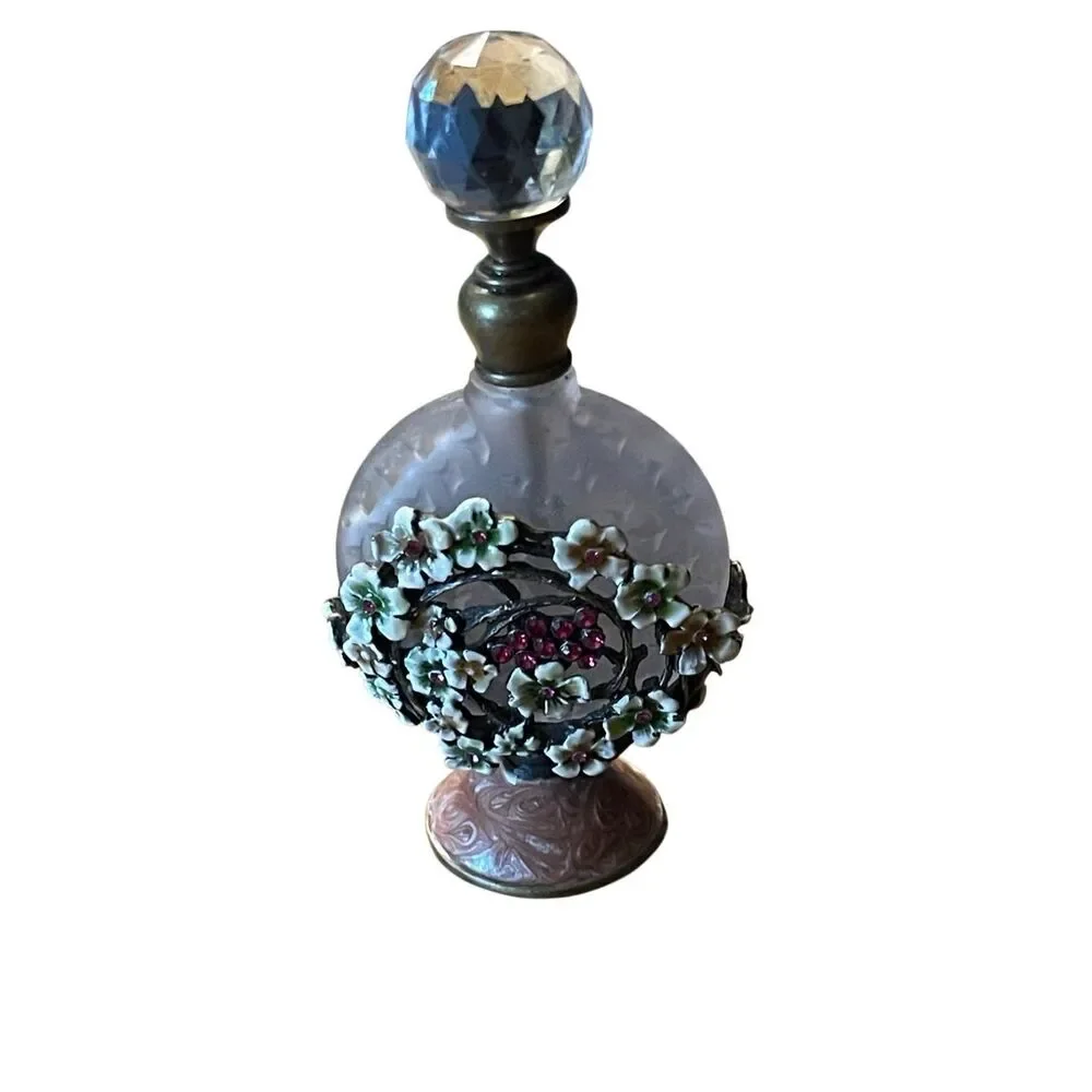 VINTAGE GLASS PERFUME BOTTLE